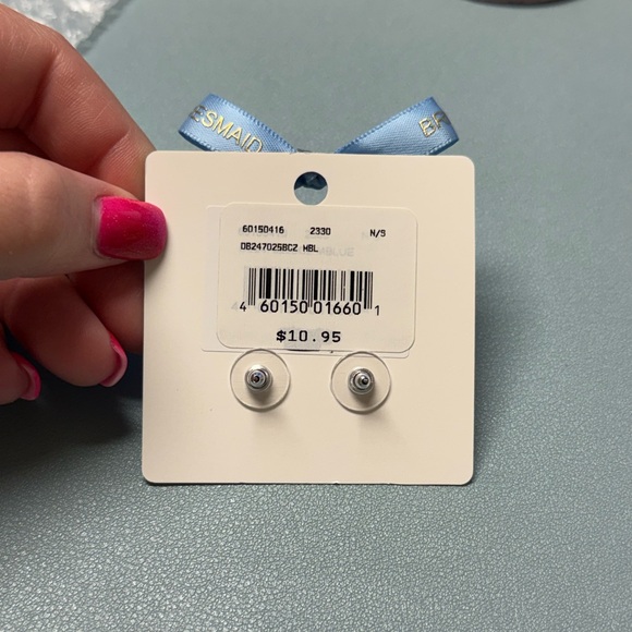 David’s Bridal - Bridesmaids Stud Earrings Cubic Zirconia (2) - Picture 2 of 3